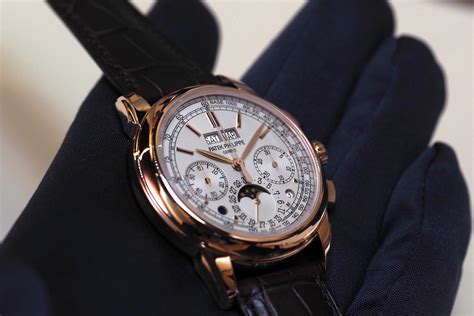 Smart Luxury: Phân biệt đồng hồ Patek Philippe thật và giả